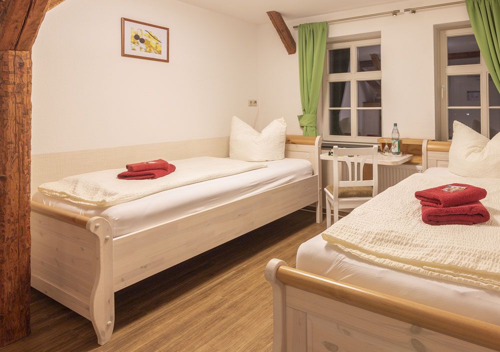 Doppelzimmer Heuboden mit zwei Einzelbetten