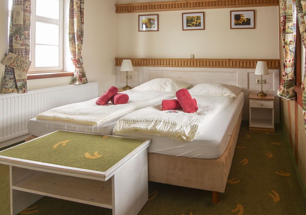 Doppelzimmer Schwalbennest, das Hochzeitszimmer am Laubengang